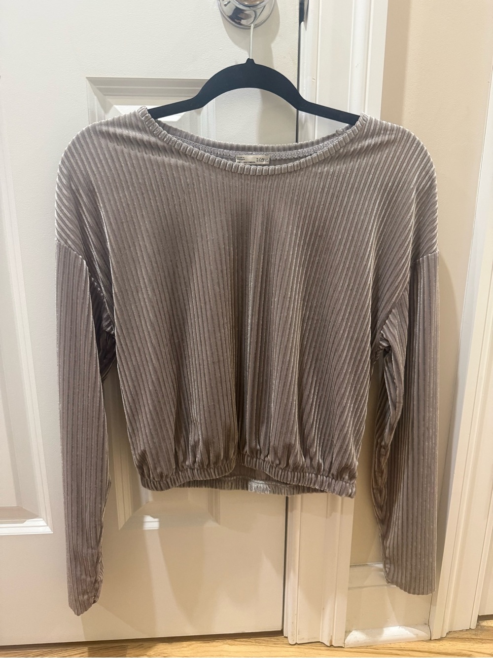 Women’s Zara Ribbed Velvet Long-Sleeve Top Size Small